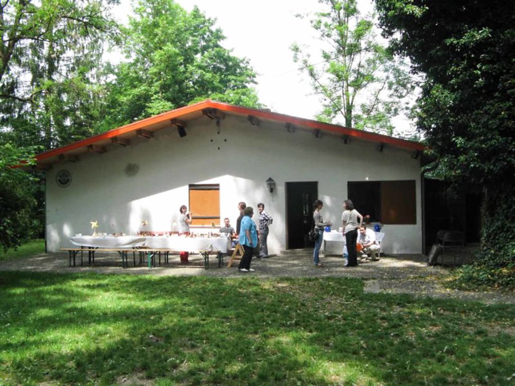 Aussenansicht der Eventlocation in Augsburg - Ein Bootshaus in der Nähe der Wertach